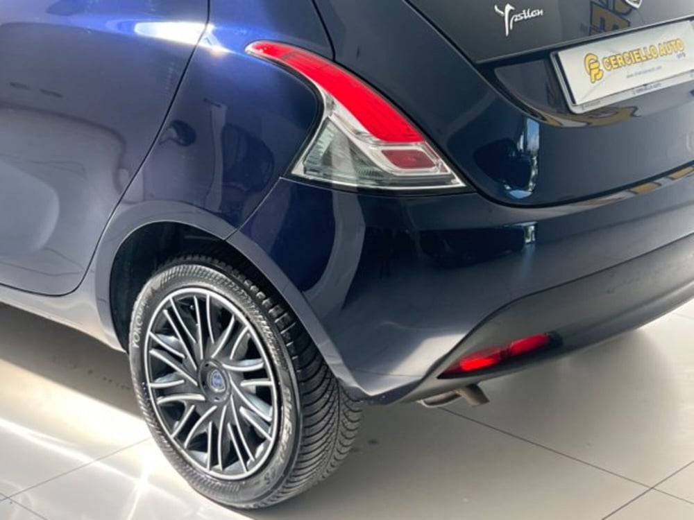 Lancia Ypsilon usata a Napoli (6)