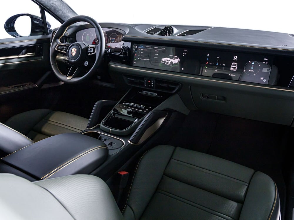 Porsche Cayenne Coupé nuova a Firenze (9)