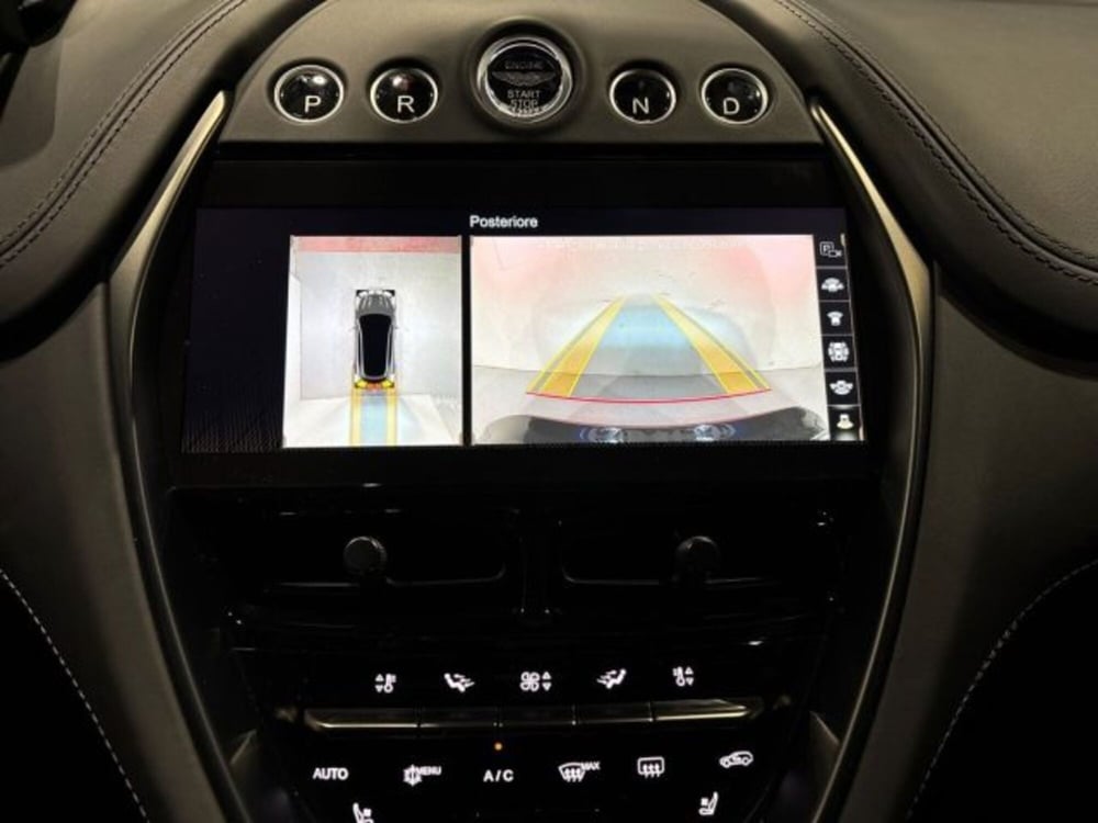 Aston Martin DBX usata a Bologna (12)