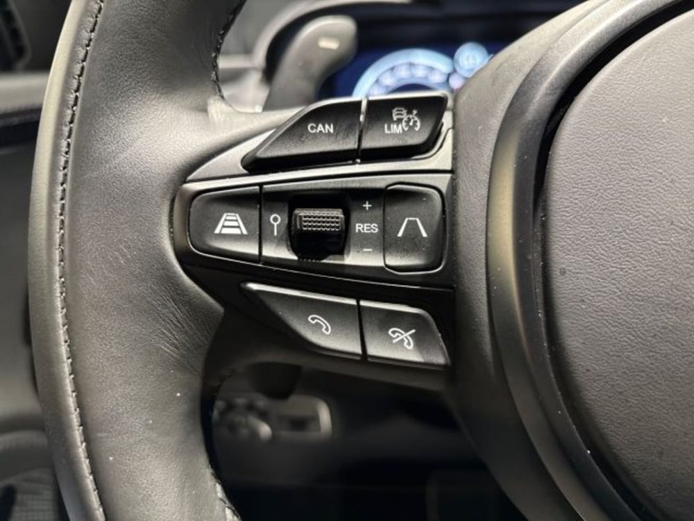 Aston Martin DBX usata a Bologna (20)