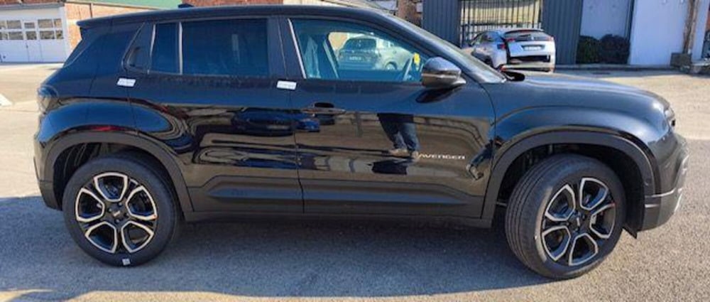 Jeep Avenger nuova a Verbano Cusio Ossola (3)
