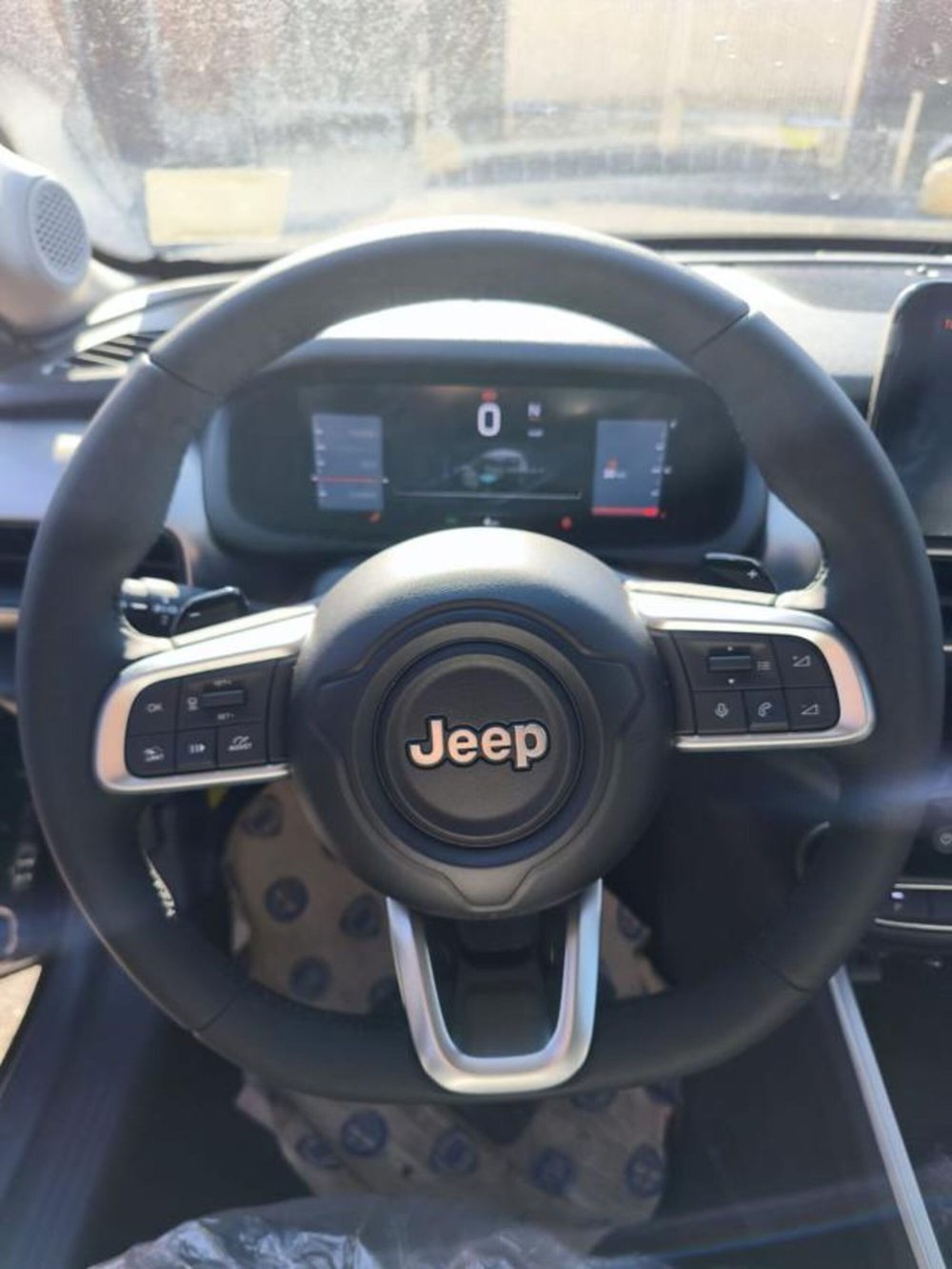 Jeep Avenger nuova a Verbano Cusio Ossola (7)