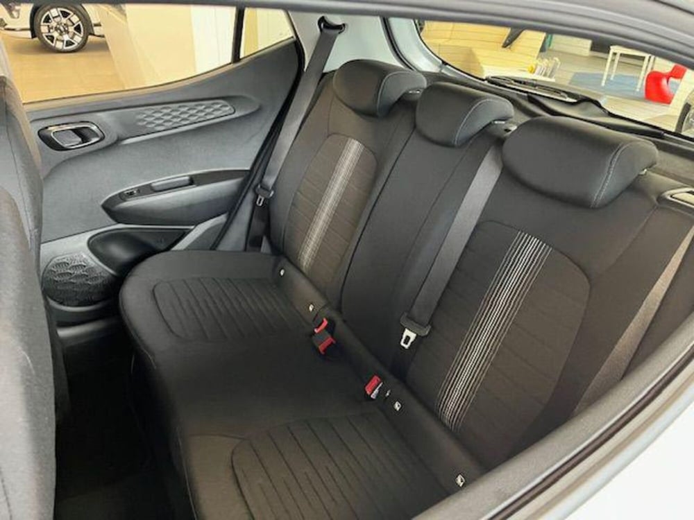 Hyundai i10 usata a Verbano Cusio Ossola (10)
