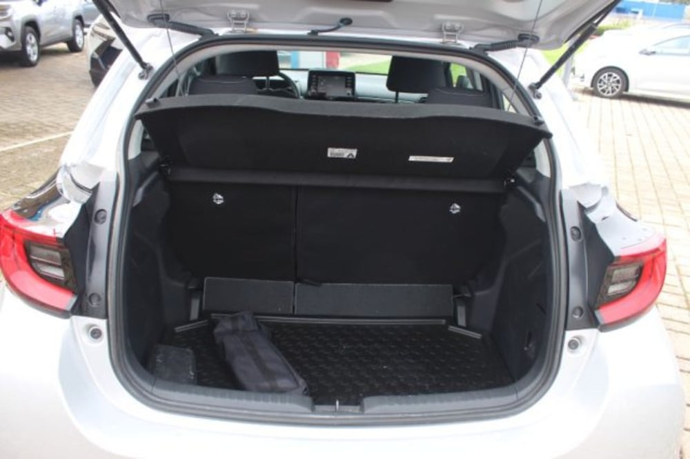 Toyota Yaris Cross usata a Roma (11)