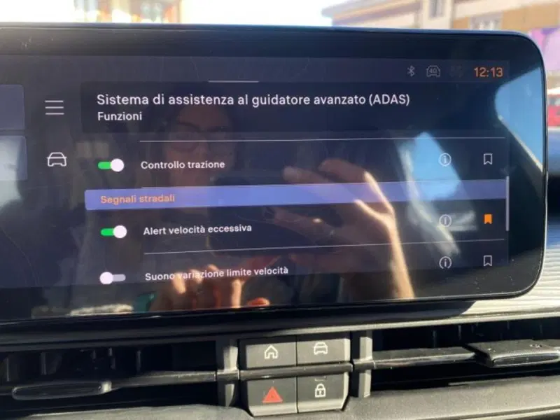 Jeep Avenger nuova a Cuneo (17)