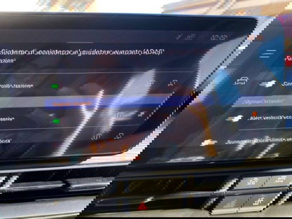 Jeep Avenger nuova a Cuneo (17)