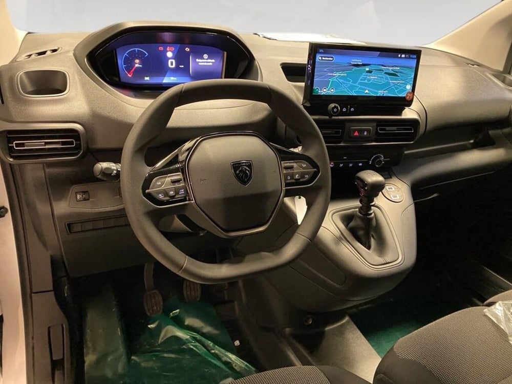 Peugeot Partner Furgone nuova a Torino (6)