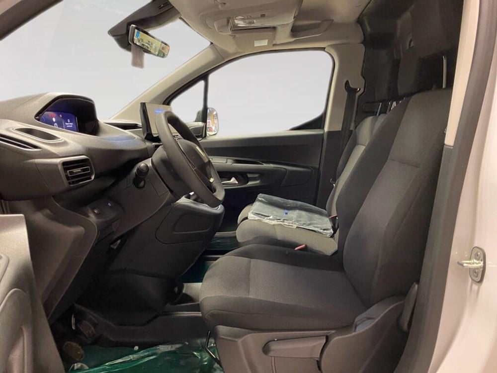 Peugeot Partner Furgone nuova a Torino (7)