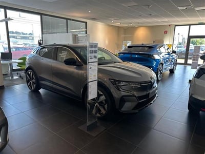 Renault Megane E-Tech Electric Techno EV60 220cv AC22 nuova a Parma