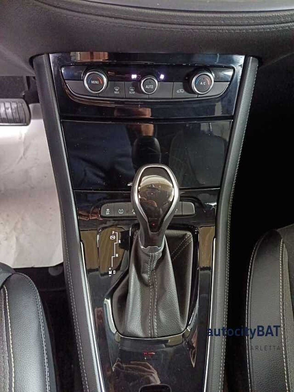 Opel Grandland X usata a Barletta-Andria-Trani (14)