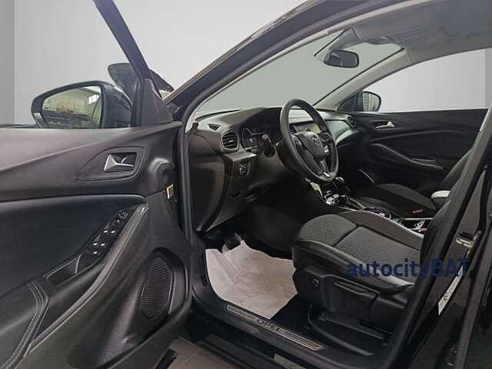Opel Grandland X usata a Barletta-Andria-Trani (8)