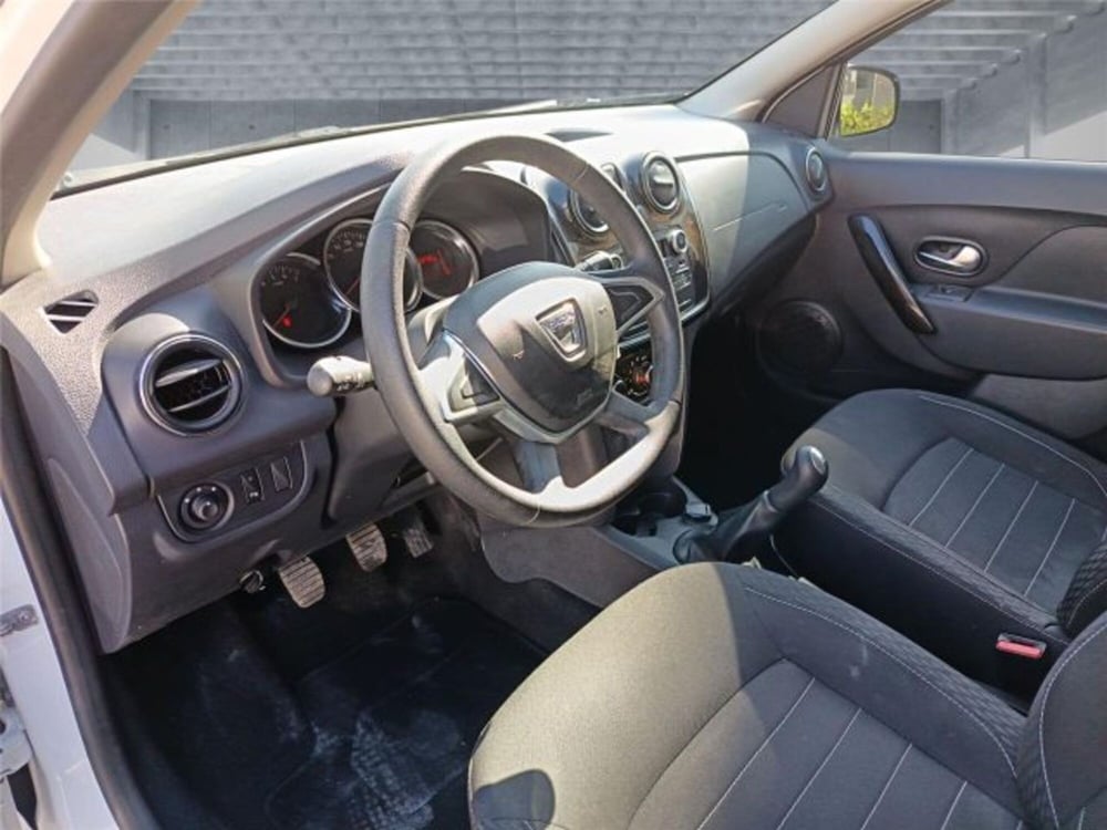 Dacia Sandero usata a Bari (10)
