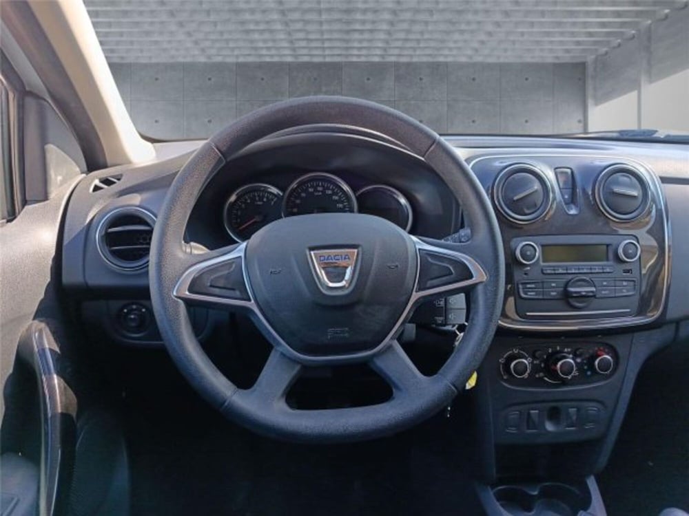 Dacia Sandero usata a Bari (13)