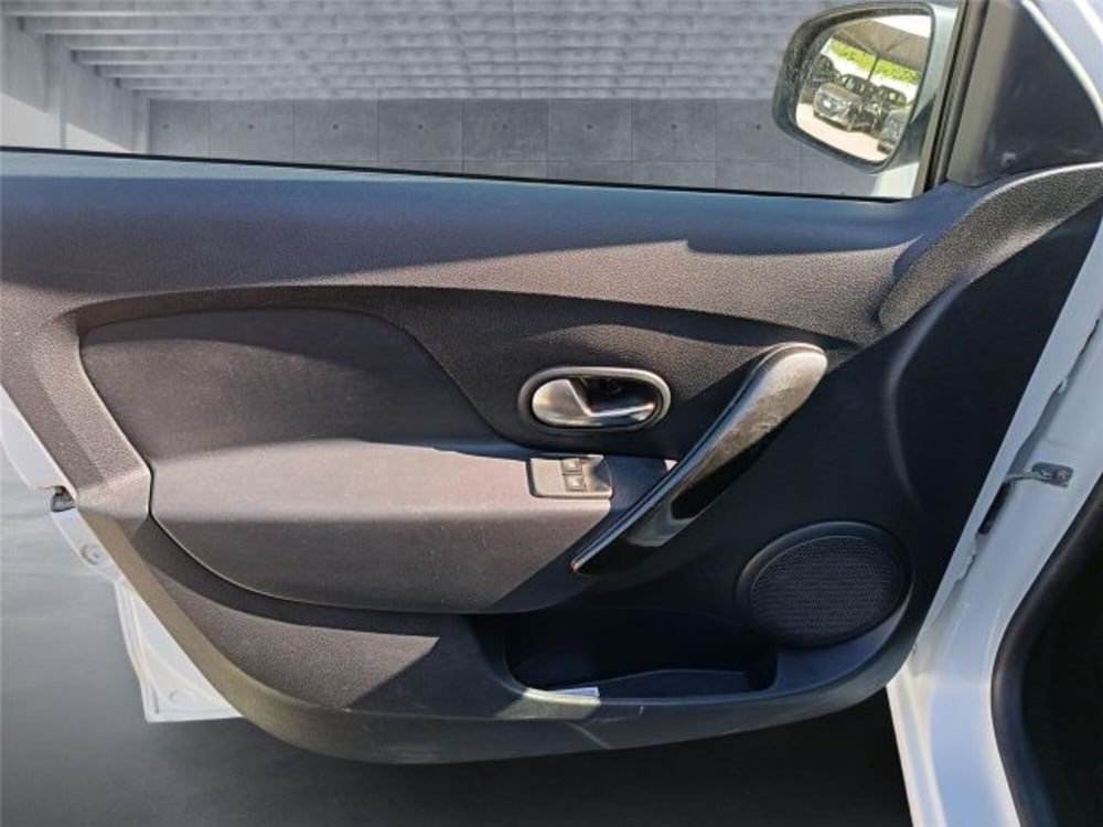 Dacia Sandero usata a Bari (8)