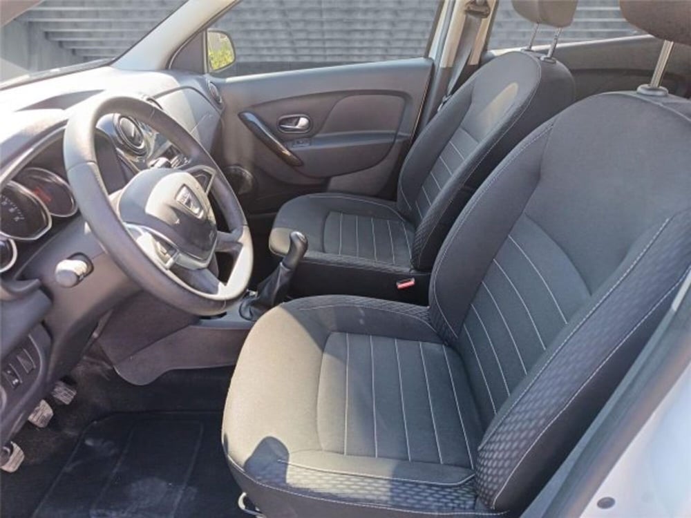 Dacia Sandero usata a Bari (9)
