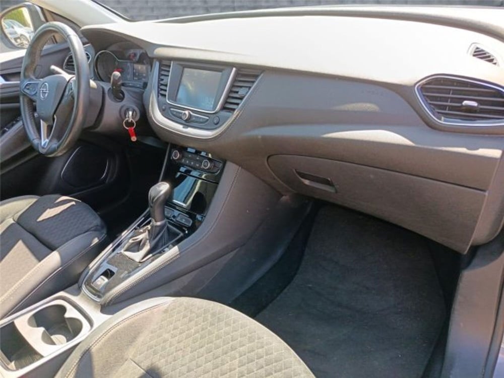 Opel Grandland usata a Bari (12)
