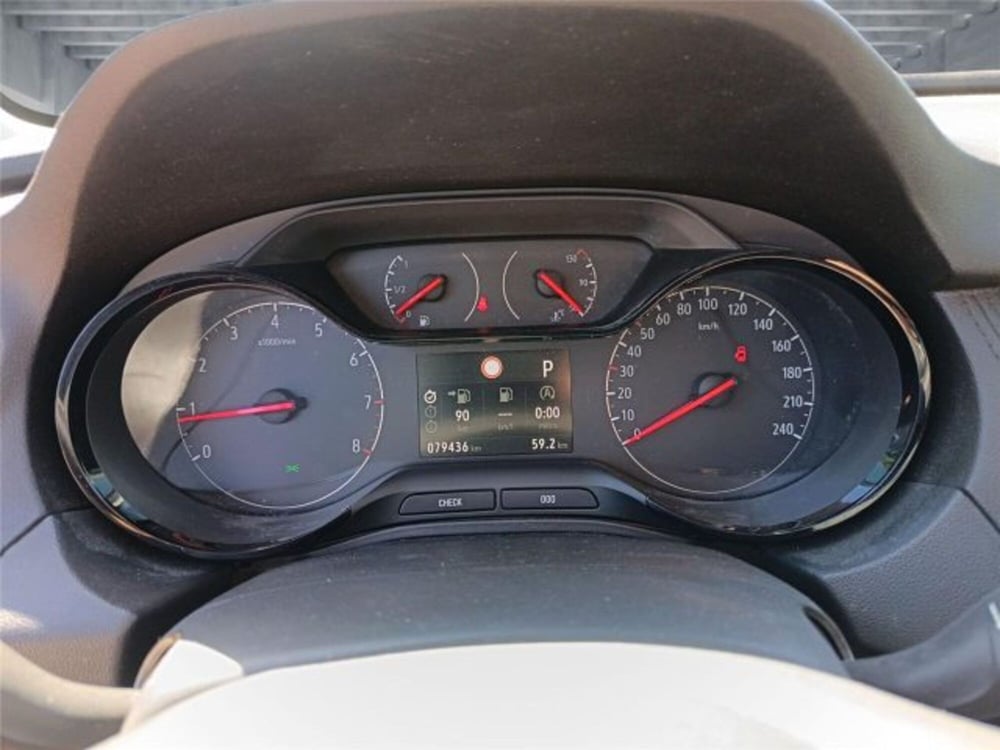 Opel Grandland usata a Bari (16)