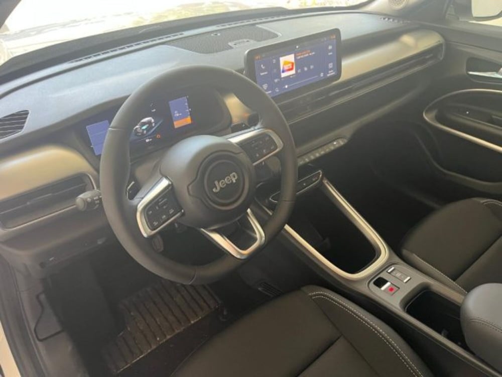 Jeep Avenger nuova a Trapani (12)