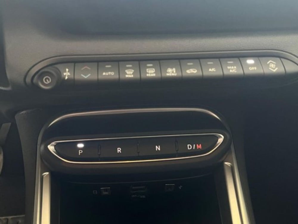 Jeep Avenger nuova a Trapani (15)