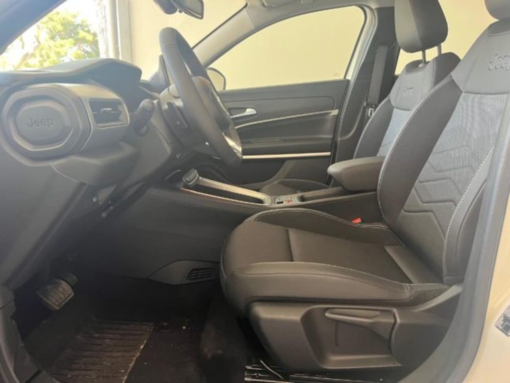Jeep Avenger nuova a Trapani (20)