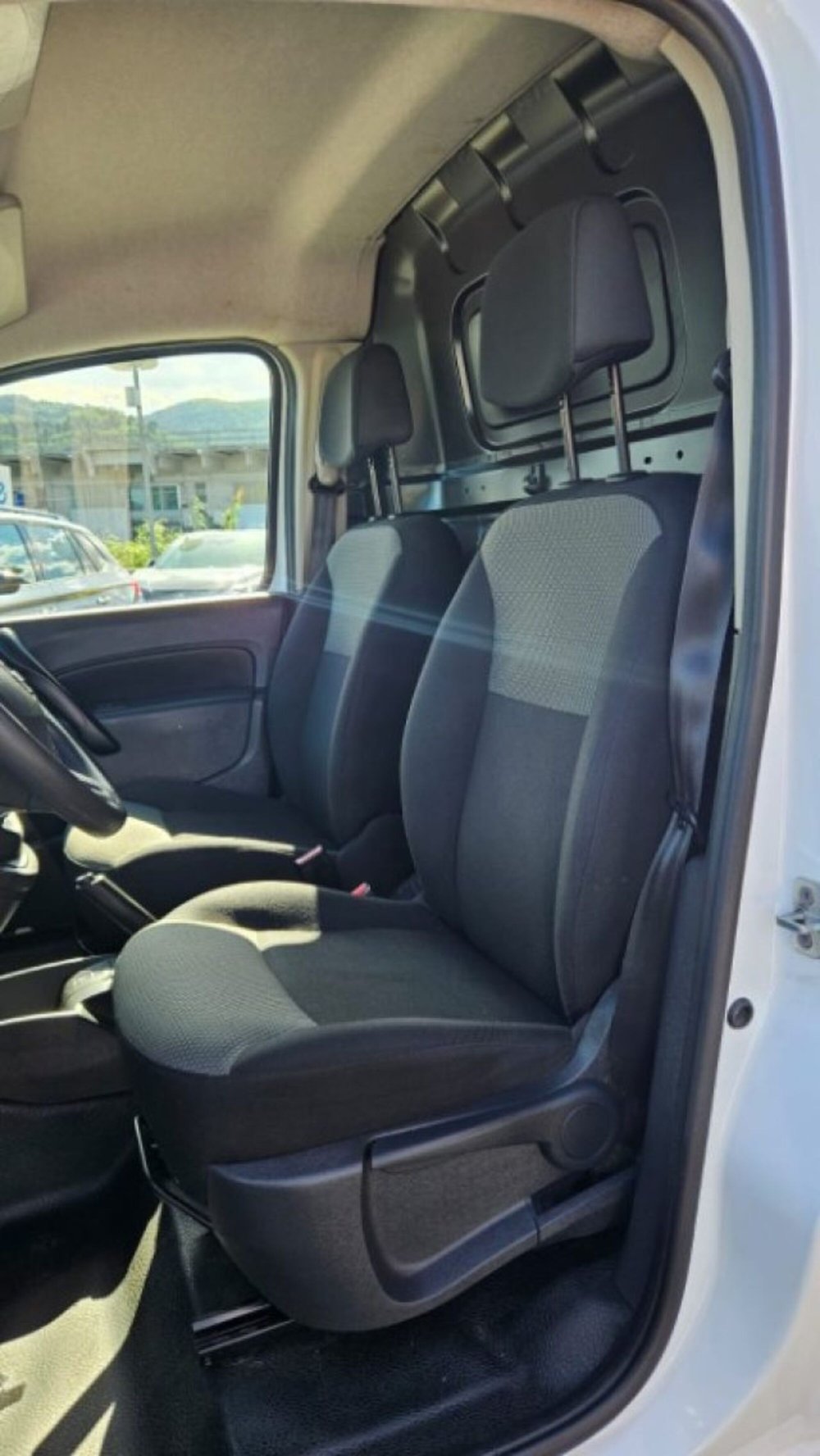 Nissan NV250 usata a Lucca (16)