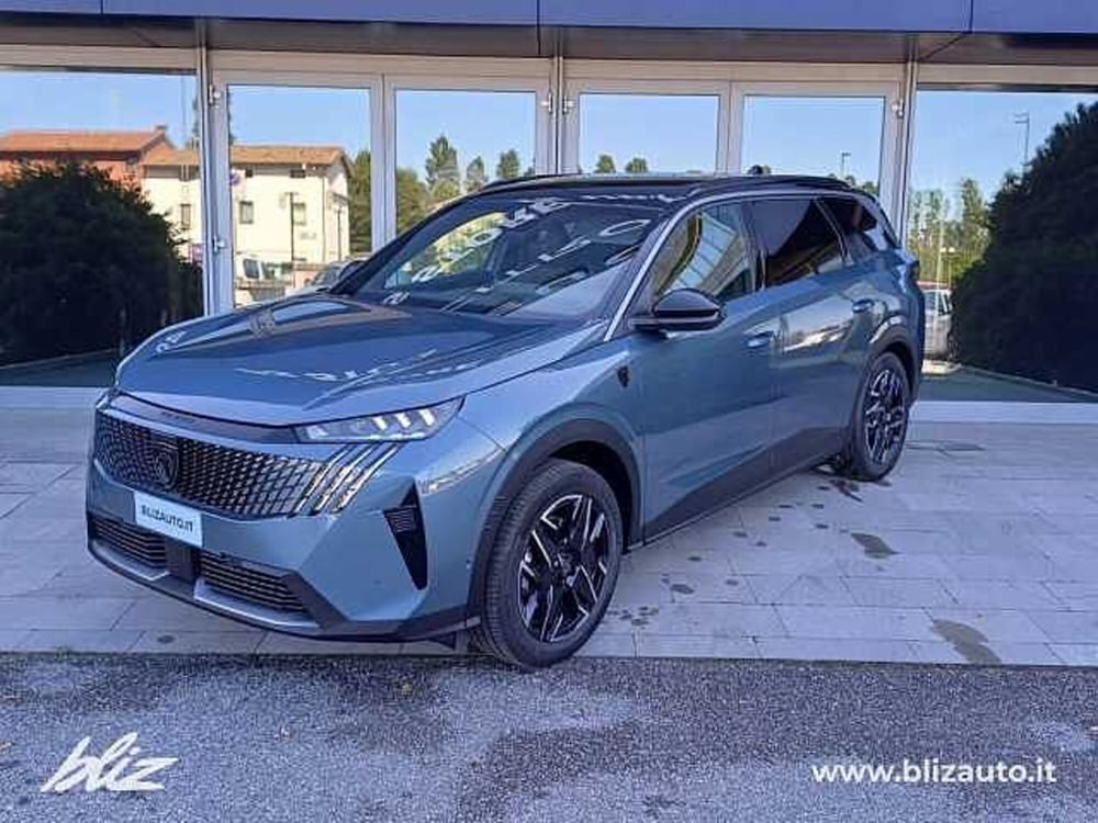 Peugeot 5008 nuova a Udine