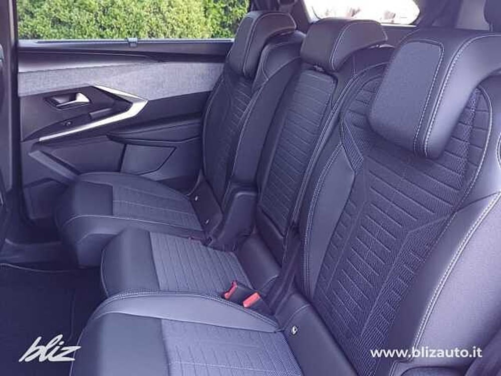 Peugeot 5008 nuova a Udine (12)