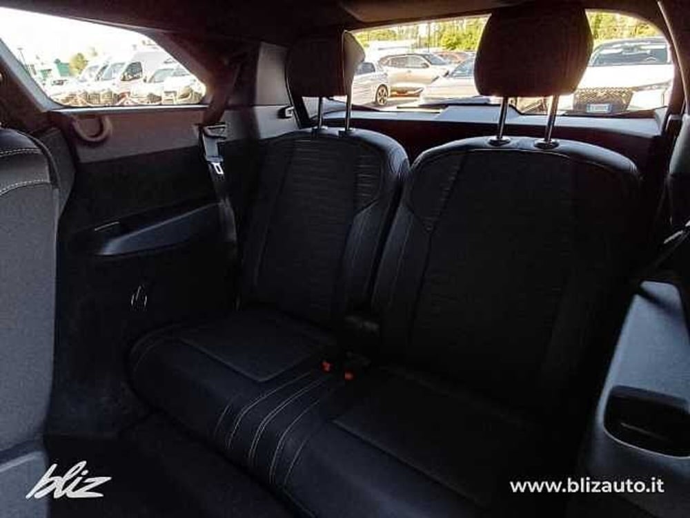 Peugeot 5008 nuova a Udine (13)