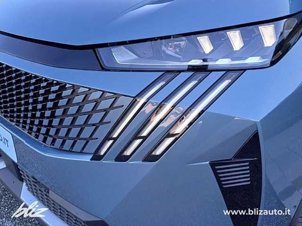 Peugeot 5008 nuova a Udine (3)