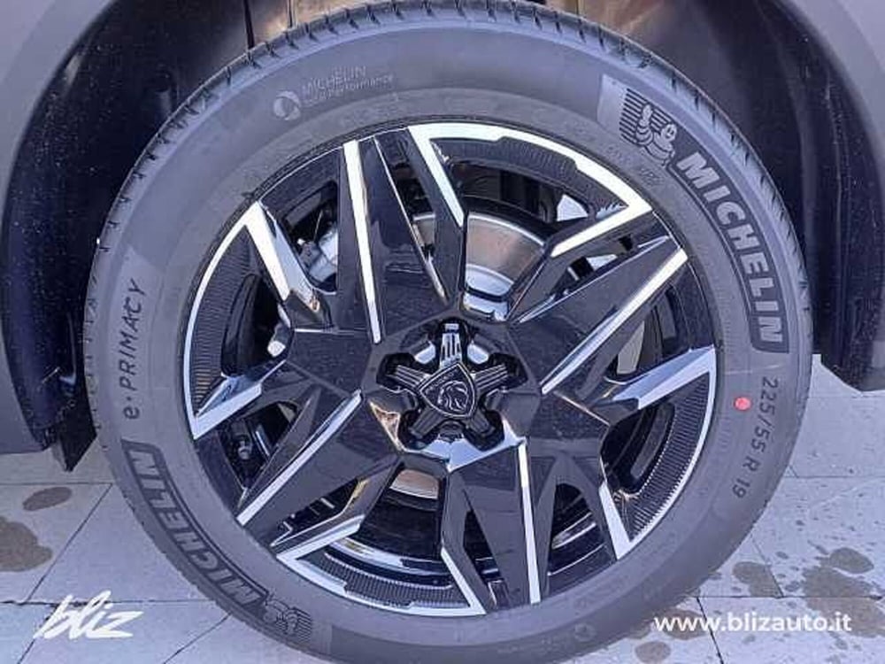 Peugeot 5008 nuova a Udine (5)