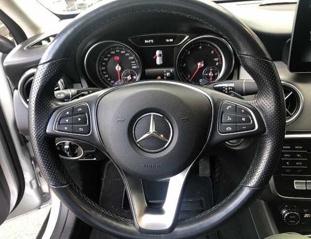 Mercedes-Benz GLA SUV usata a Lucca (12)