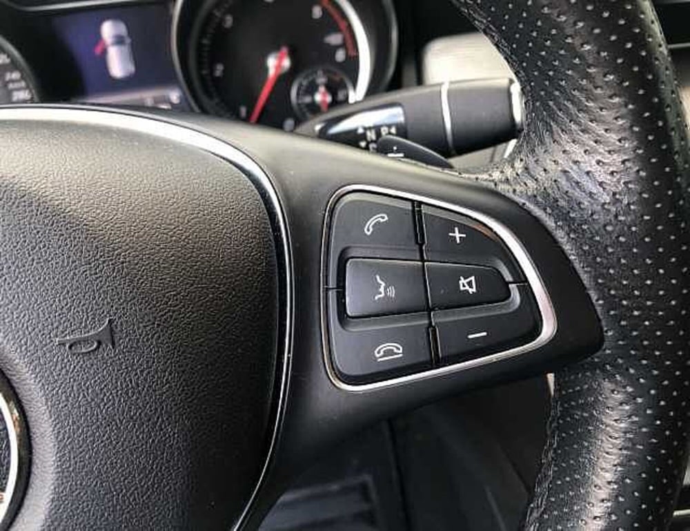 Mercedes-Benz GLA SUV usata a Lucca (15)