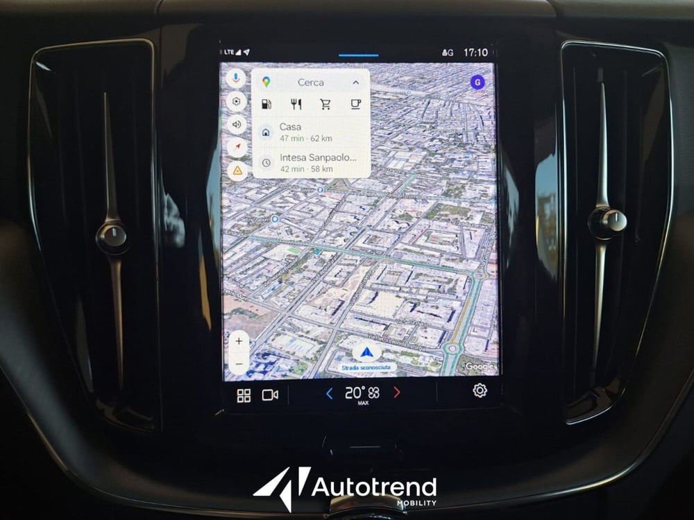 Volvo XC60 usata a Bari (11)