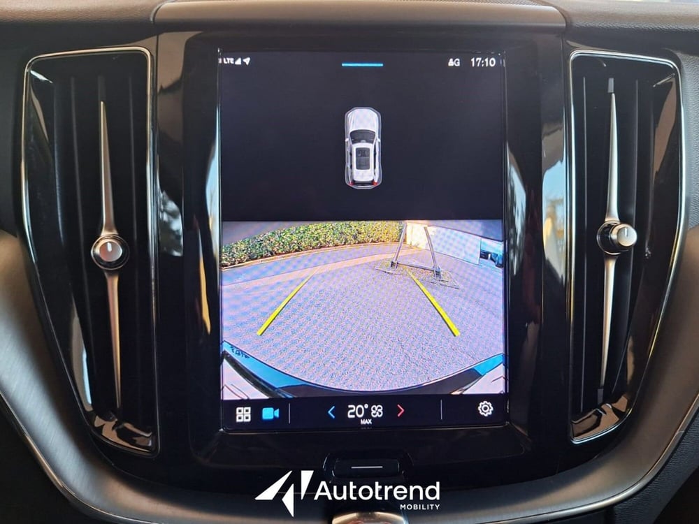 Volvo XC60 usata a Bari (12)