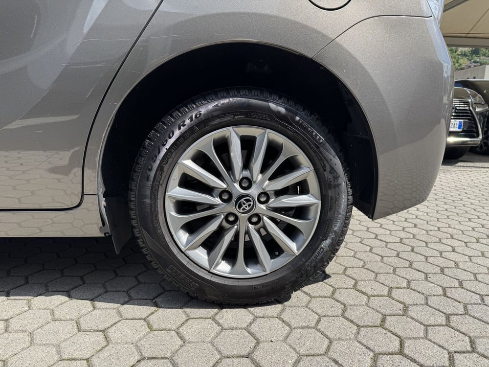 Toyota Verso usata a Como (12)