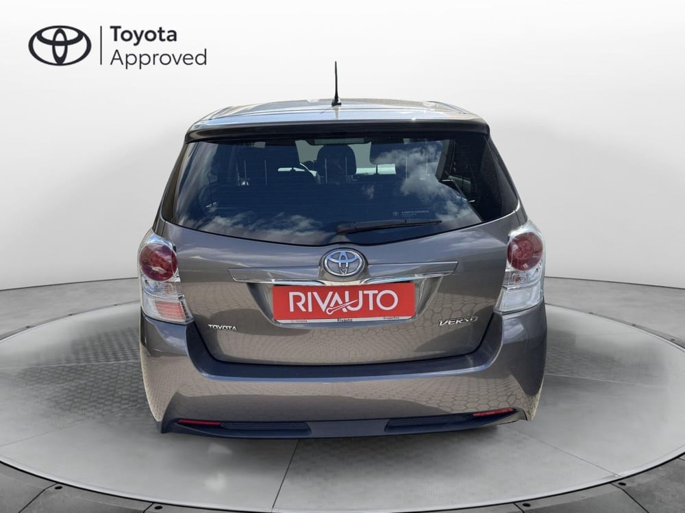 Toyota Verso usata a Como (4)