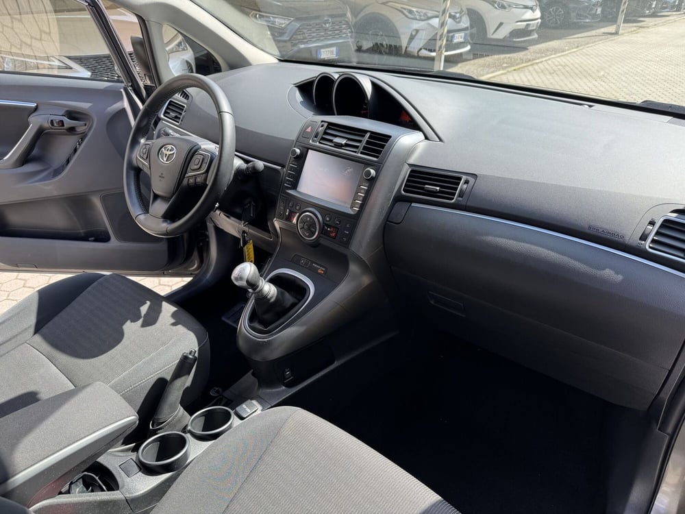 Toyota Verso usata a Como (5)