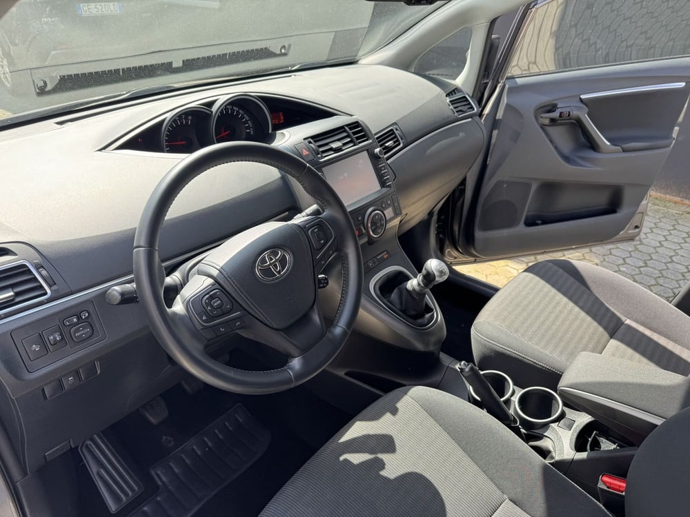 Toyota Verso usata a Como (9)