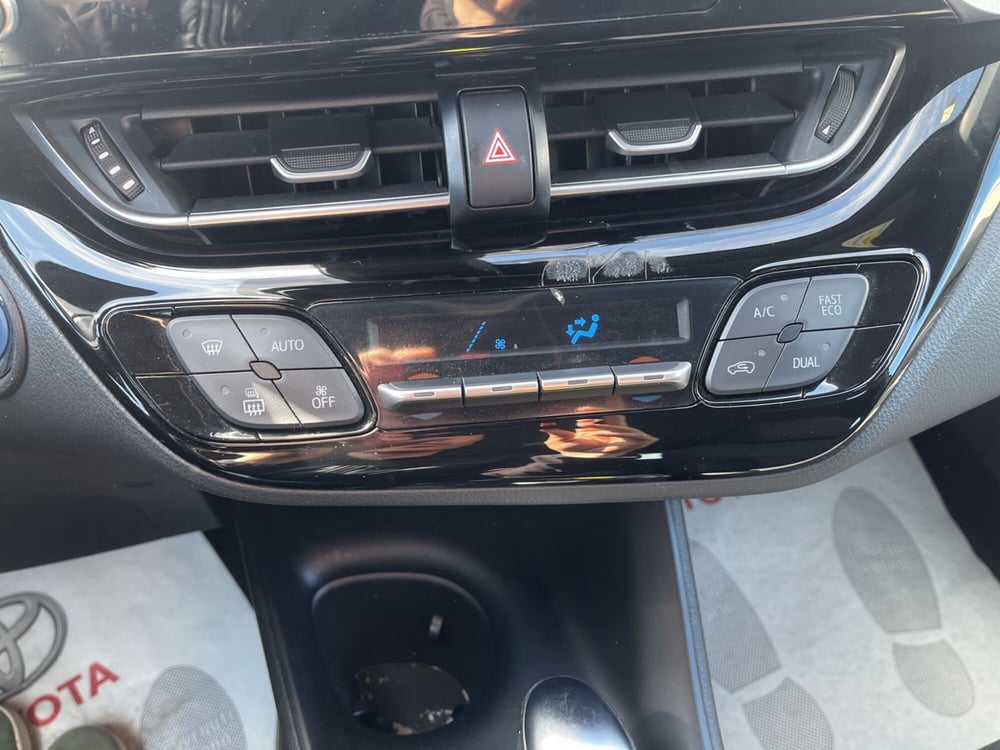 Toyota Toyota C-HR usata a Ragusa (14)