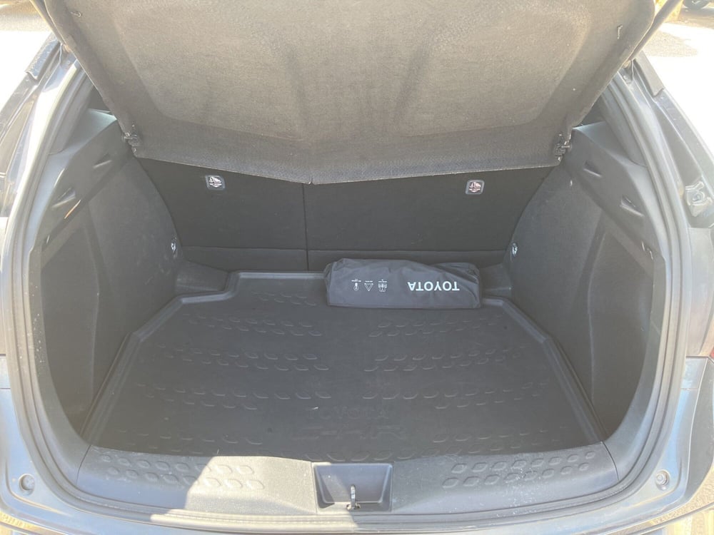 Toyota Toyota C-HR usata a Ragusa (6)