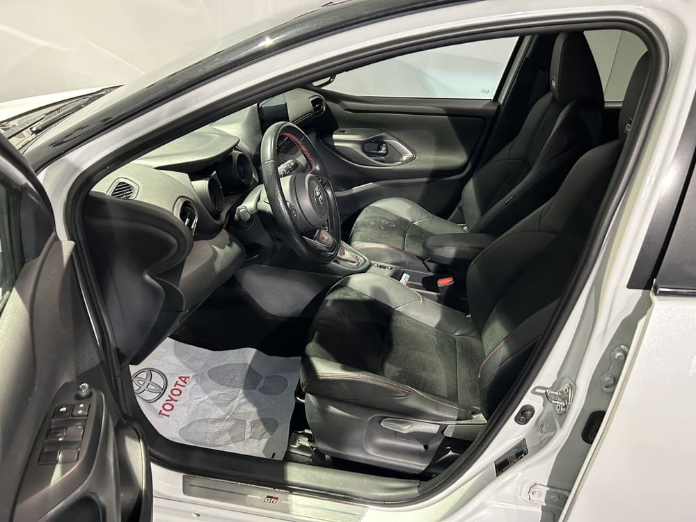 Toyota Yaris GR Sport usata a Milano (12)