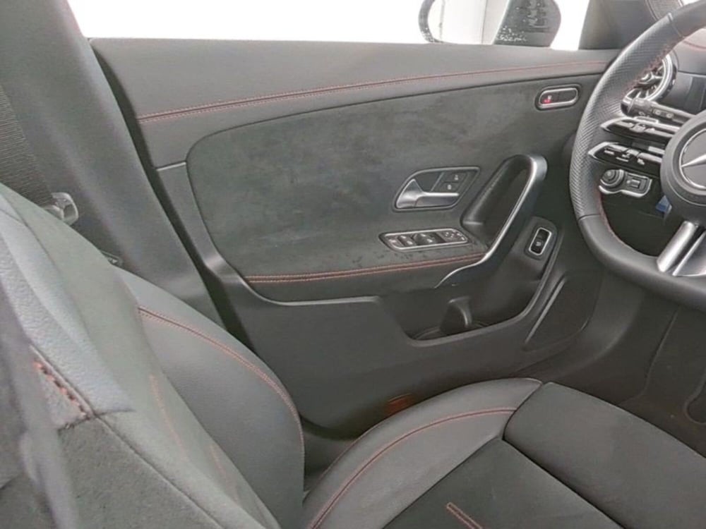 Mercedes-Benz CLA Shooting Brake usata a Milano (5)