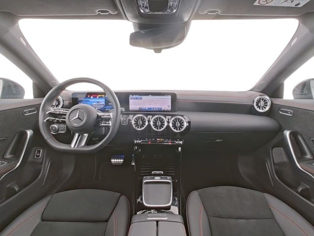Mercedes-Benz CLA Shooting Brake usata a Milano (5)