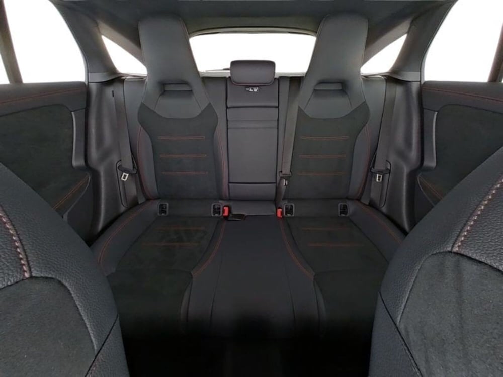 Mercedes-Benz CLA Shooting Brake usata a Milano (8)