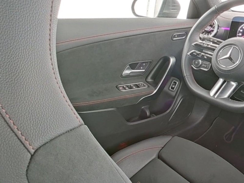 Mercedes-Benz CLA Shooting Brake usata a Milano (4)