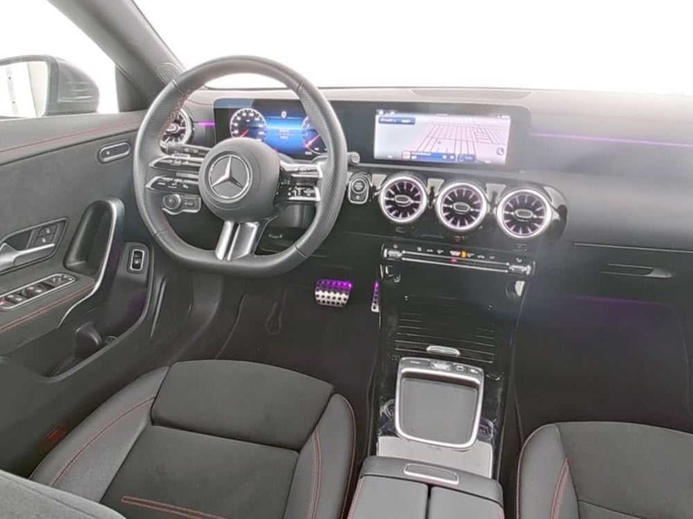 Mercedes-Benz CLA Shooting Brake usata a Milano (7)