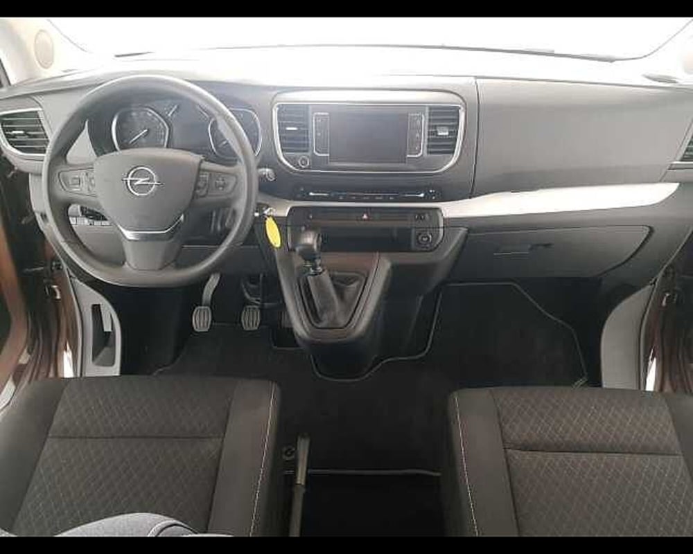 Opel Zafira Life usata a Milano (8)