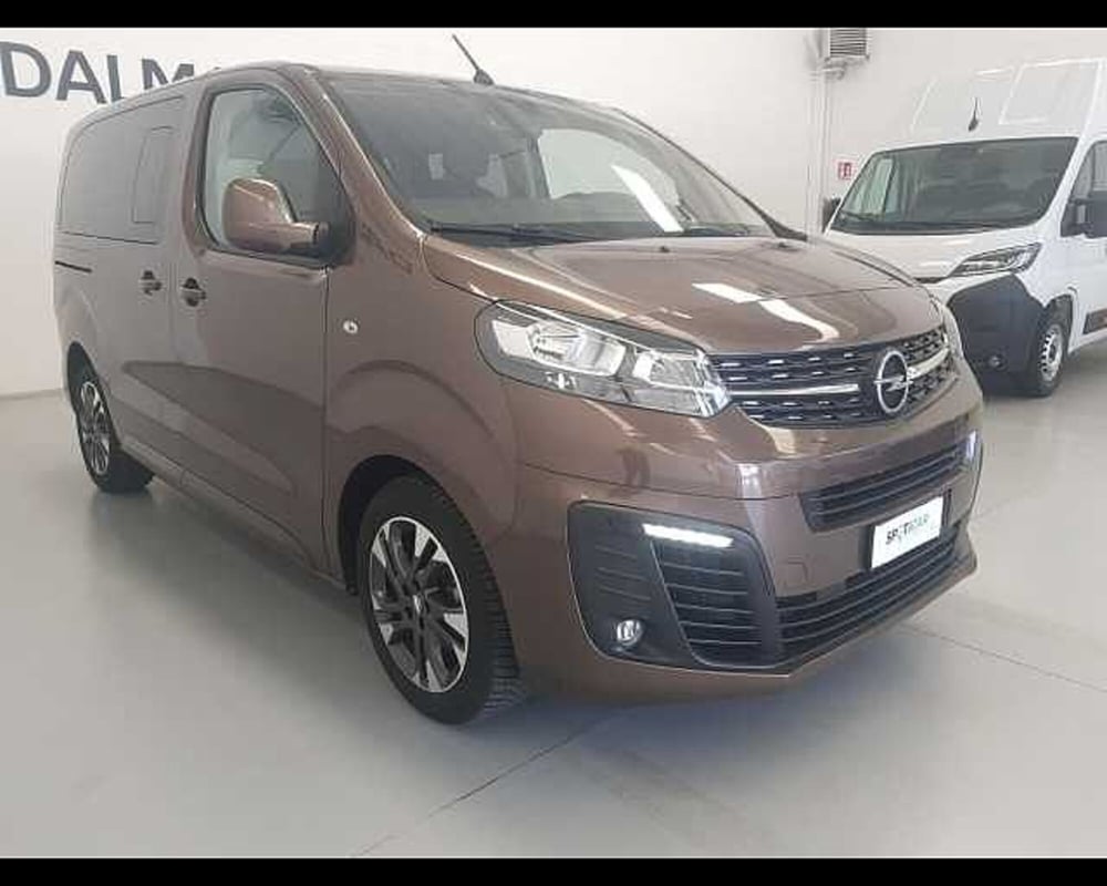 Opel Zafira Life usata a Milano (14)