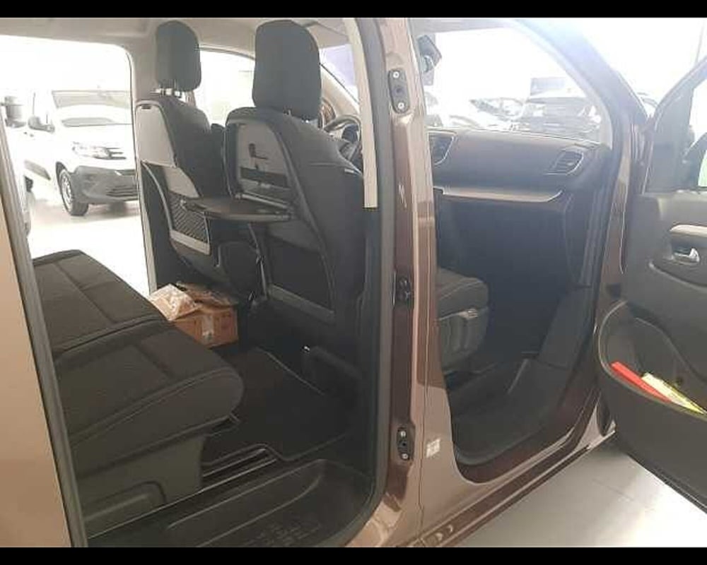 Opel Zafira Life usata a Milano (16)