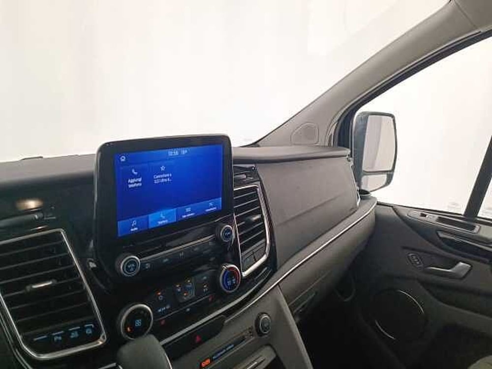 Ford Tourneo Custom usata a Venezia (11)